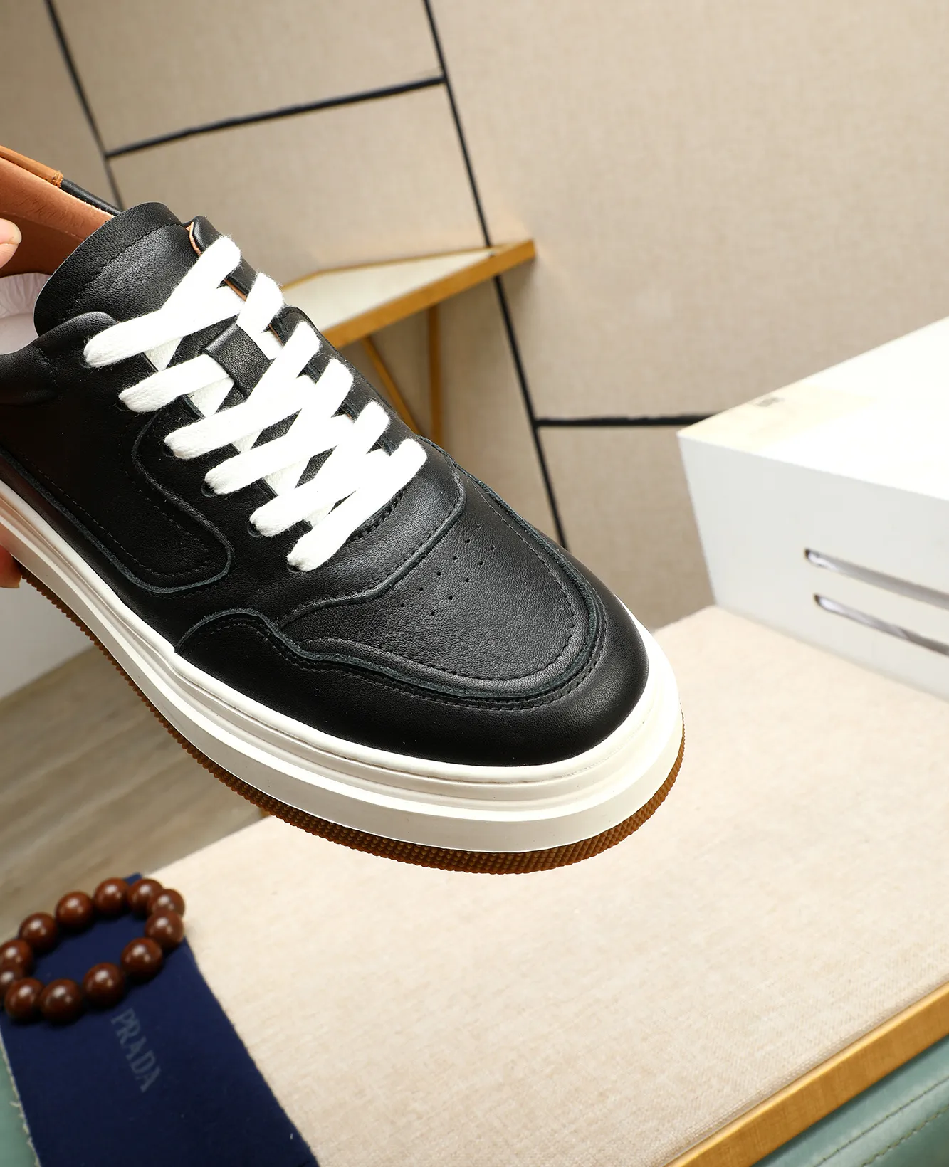 Men's men's shoes 💰460 high-end version. PRADA (Prada) men's casual style, compare the quality at the counter 🧚🏿♂️Imported cowhide fabric 🐎Water-dyed comfortable and soft cowhide lining for feet 🐂Genuine leather outsole with label 🎉 Size 38-44. Can be customized for 45💥🏆